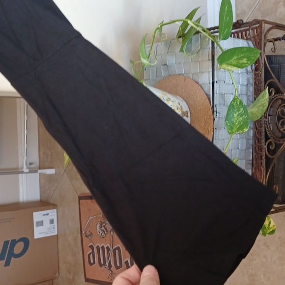 KILLSTAR XXL BLACK LONG BELL SLEEVES CROPPED TOP" BE STRANGE"COLLABORATION - Picture 4 of 12